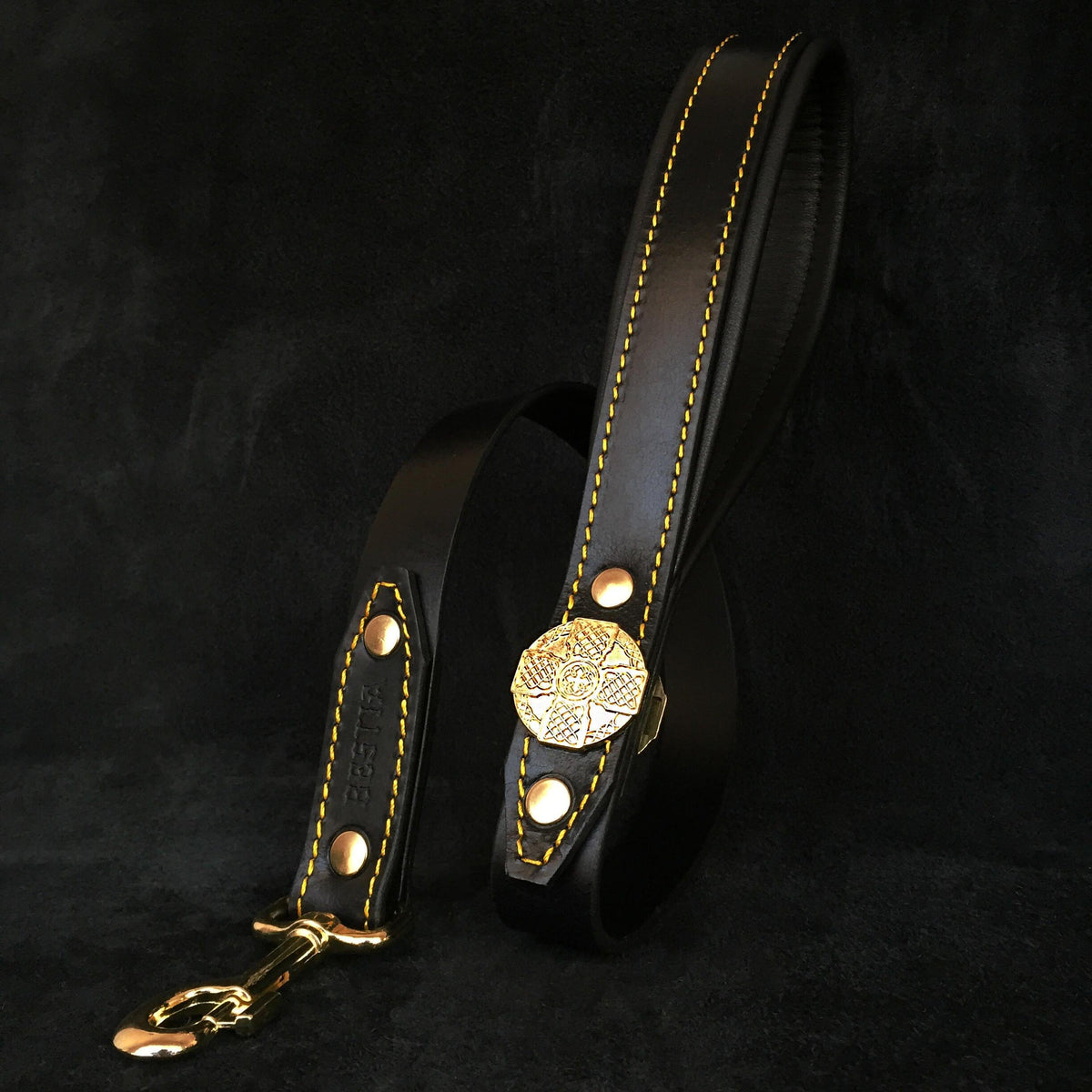 The "Maximus" leash black & gold